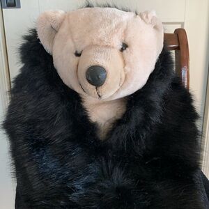 Women’s Jessica McClintock Black Faux Fur Shawl Wrap with tassels, New w tags